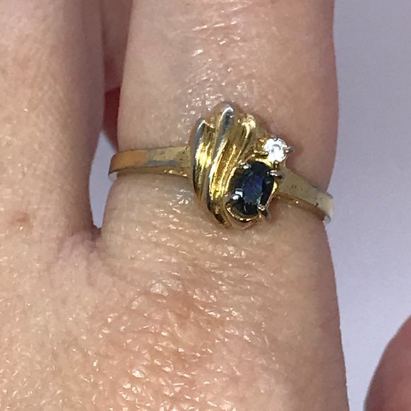 Vintage 14 ktgf Sapphire and Cz Ring, Size 7 - Picture 13 of 14